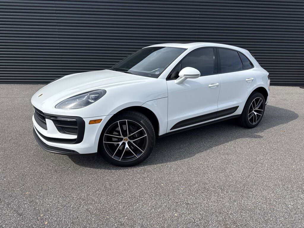 2022 Porsche Macan AWD
