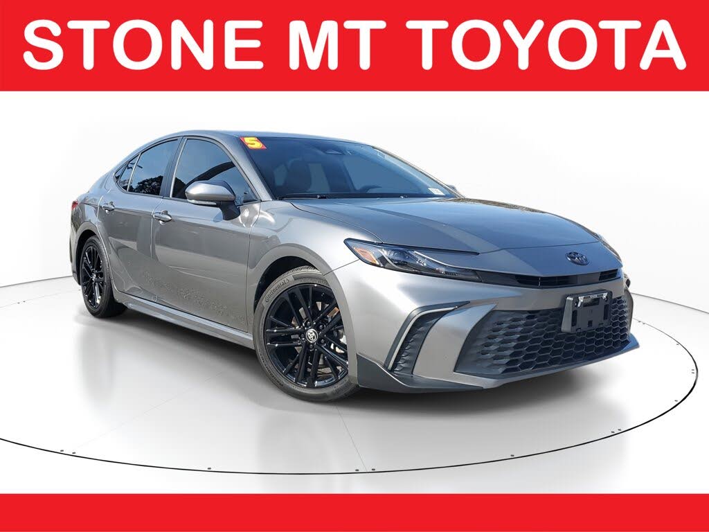 2025 Toyota Camry SE FWD