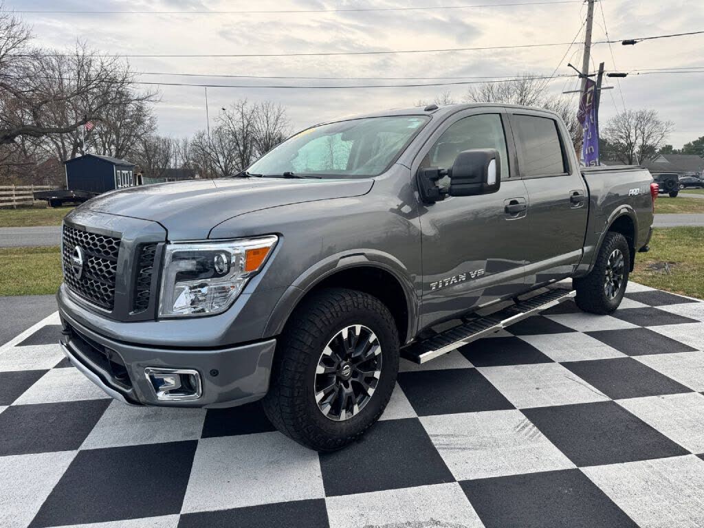 2018 Nissan Titan PRO-4X Crew Cab 4WD