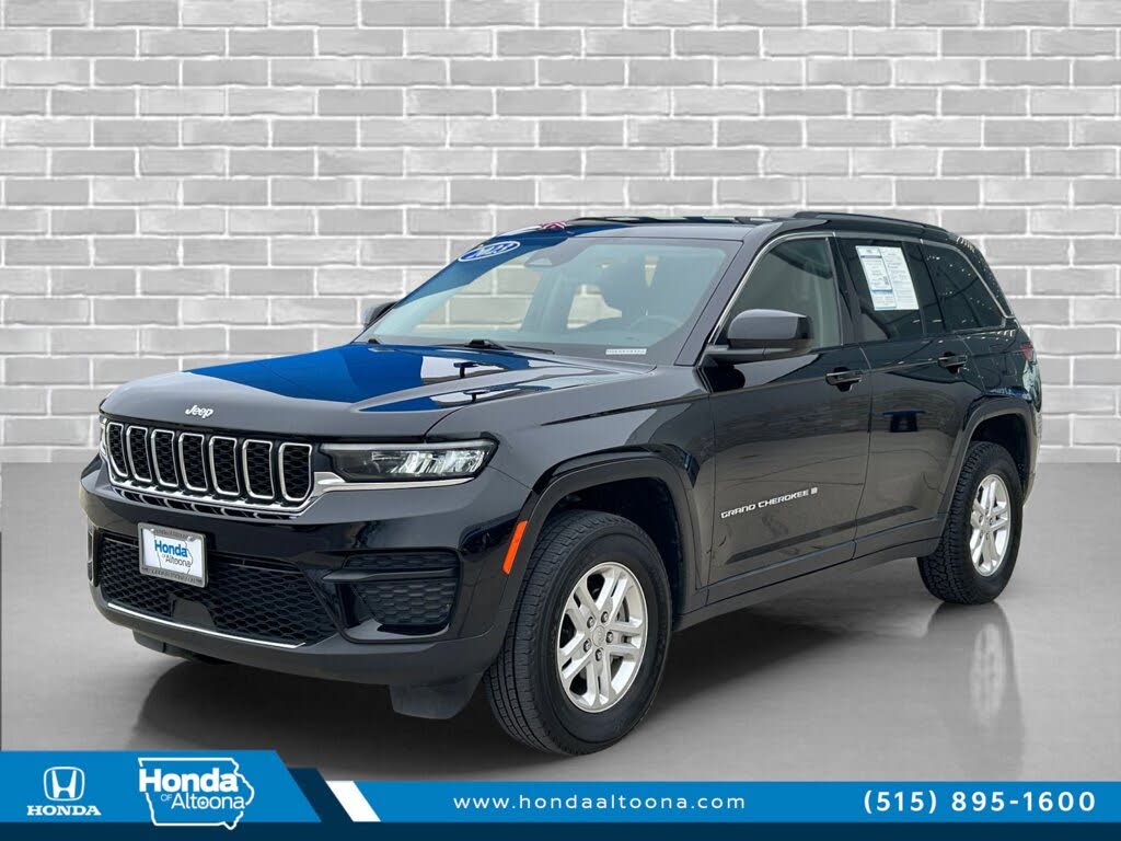 2023 Jeep Grand Cherokee Laredo 4WD