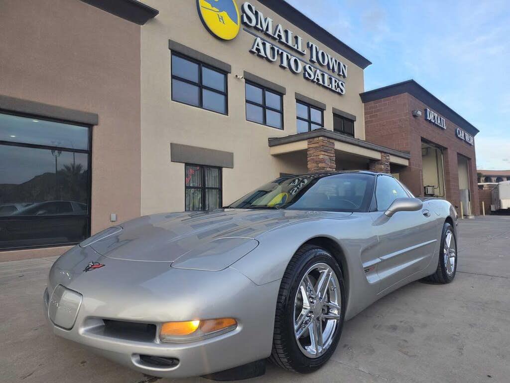2004 Chevrolet Corvette Coupe RWD