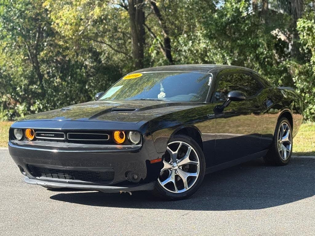 2016 Dodge Challenger SXT RWD