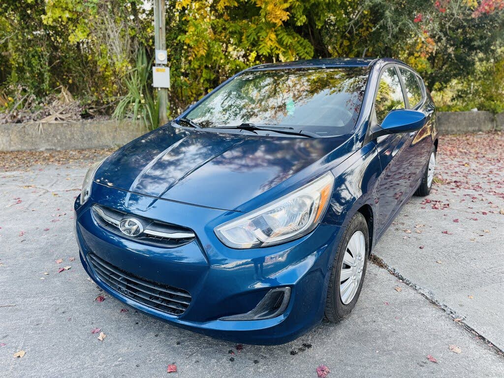 2017 Hyundai Accent SE 4-Door Hatchback FWD