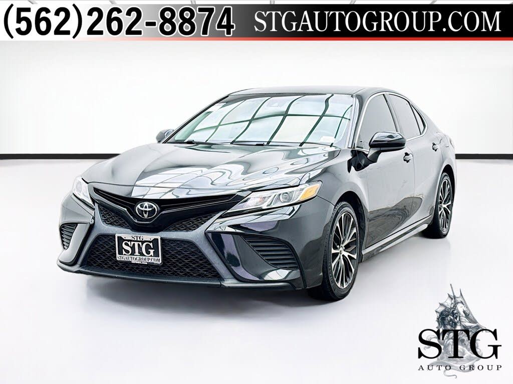 2020 Toyota Camry SE FWD