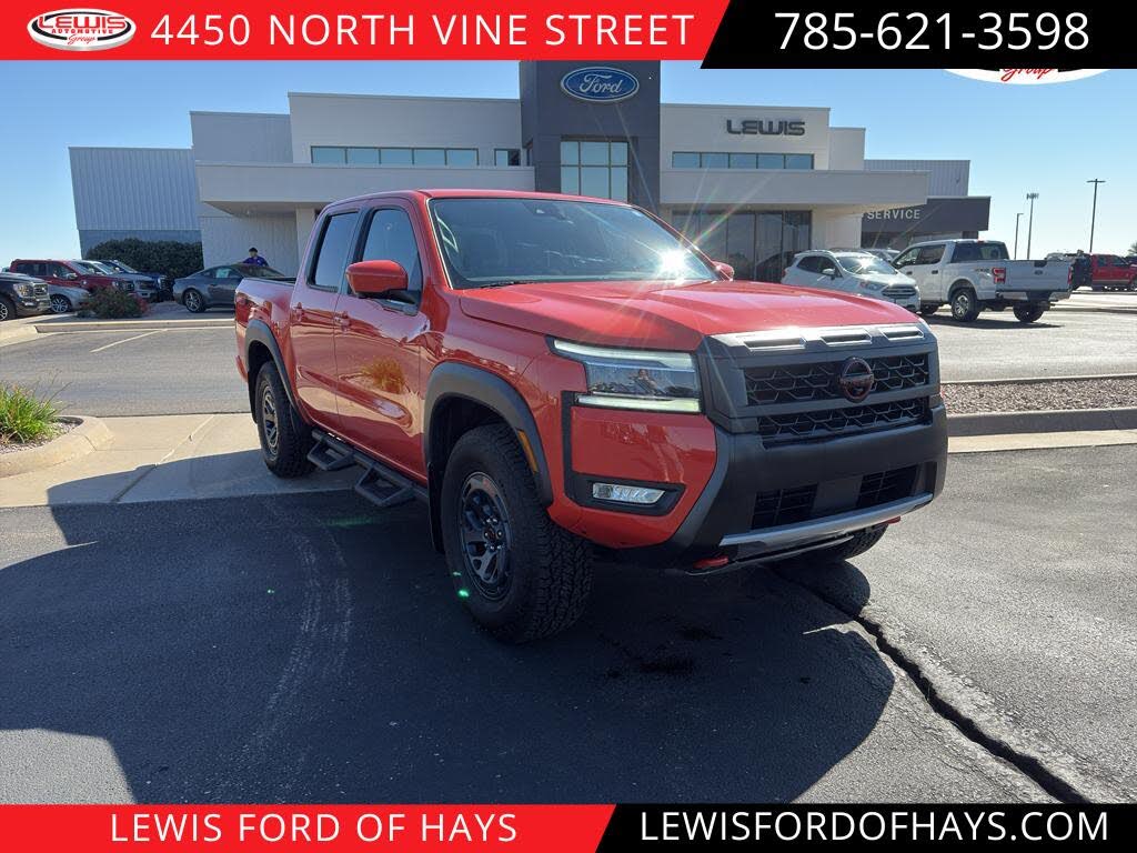 2025 Nissan Frontier PRO-4X Crew Cab 4WD