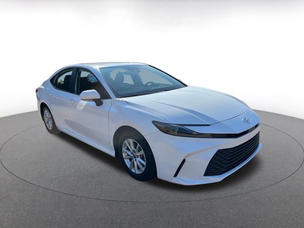 2025 Toyota Camry LE FWD