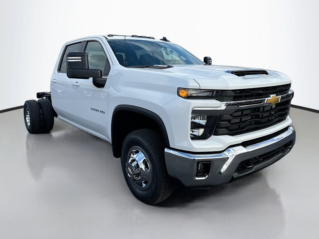 2026 Chevrolet Silverado 3500HD Chassis LT Crew Cab 4WD