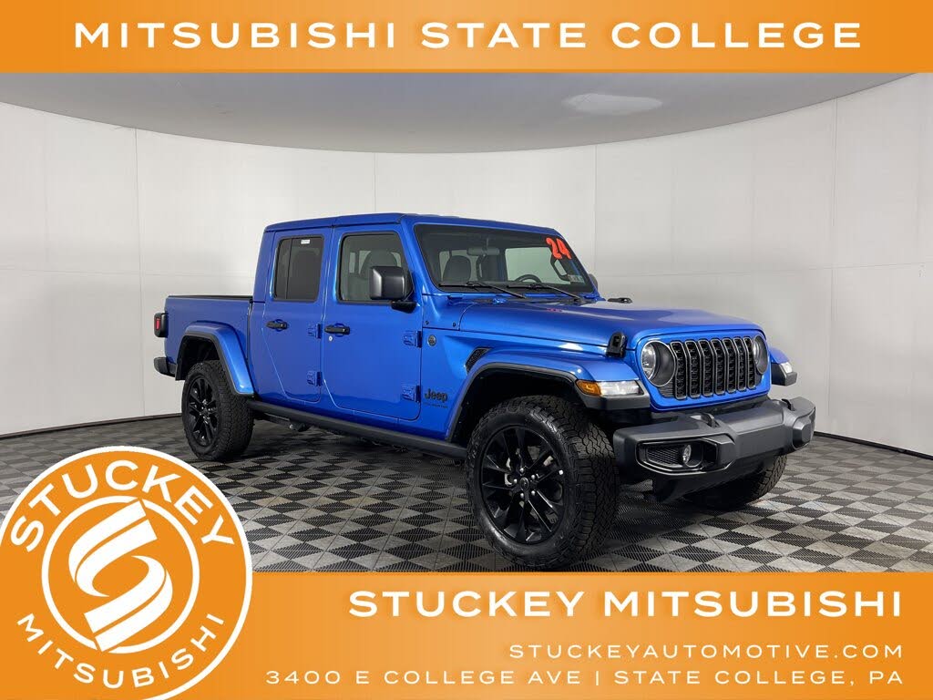 2024 Jeep Gladiator NightHawk Crew Cab 4WD