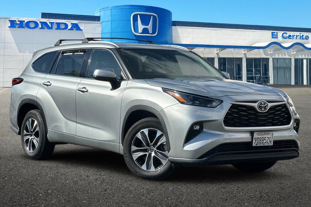 2022 Toyota Highlander XLE FWD