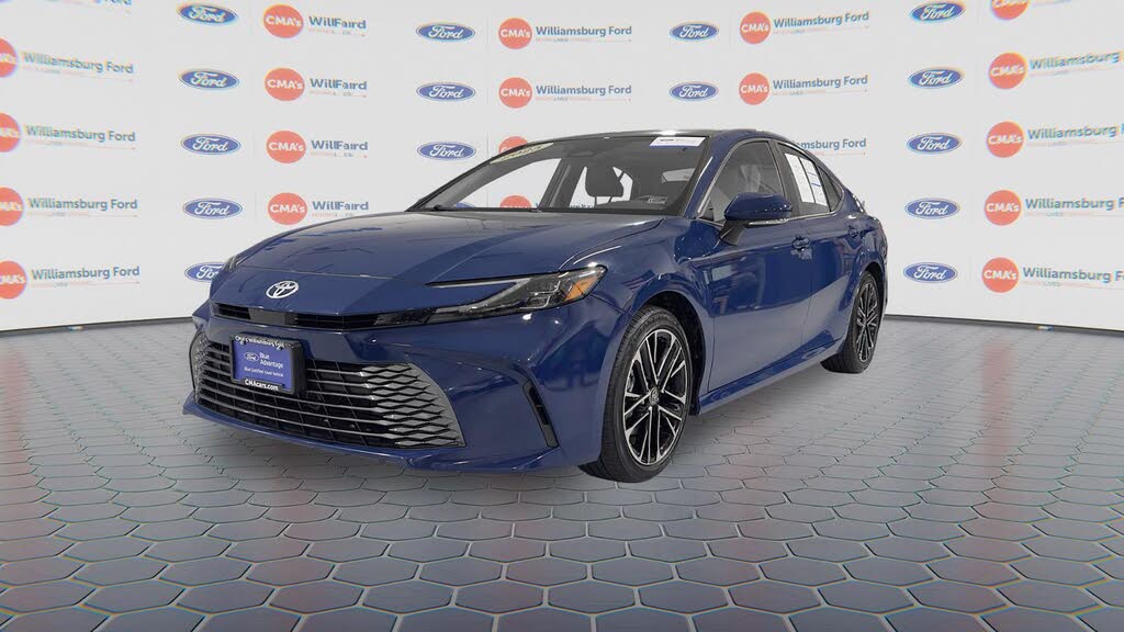 2025 Toyota Camry XLE FWD