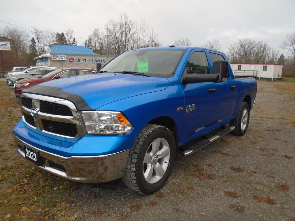2023 RAM 1500 Classic SLT Crew Cab 4WD