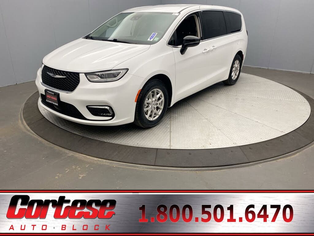 2024 Chrysler Pacifica Touring L FWD