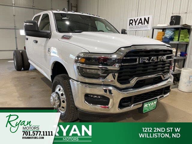 2025 RAM 3500 Chassis Tradesman Crew Cab LB DRW 4WD