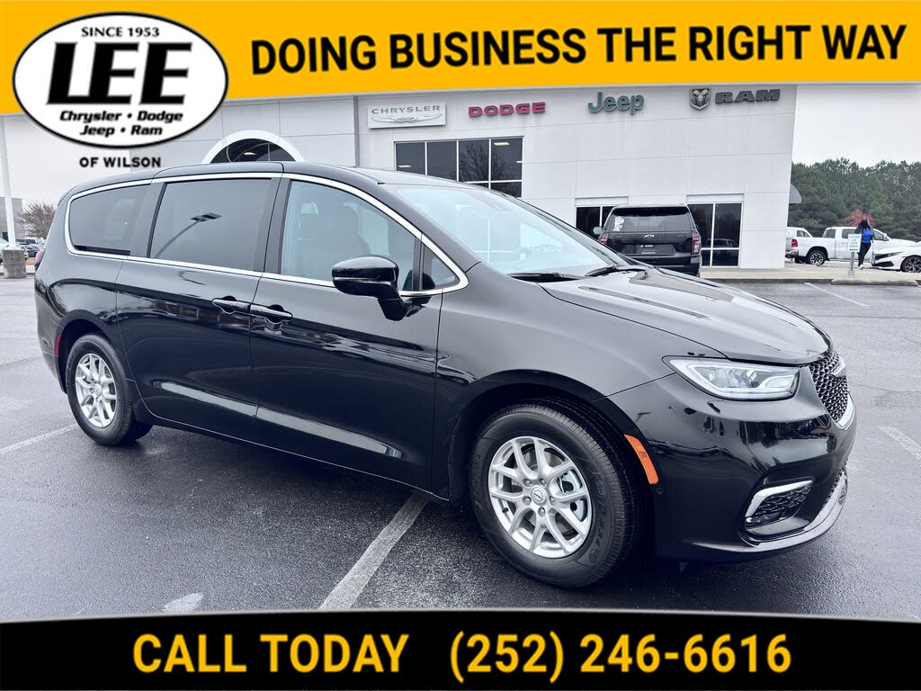 2026 Chrysler Pacifica Select FWD