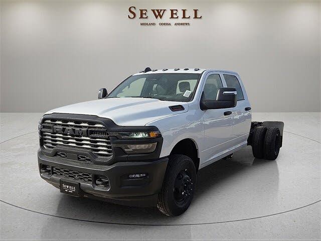 2026 RAM 3500 Chassis Tradesman Crew Cab LB DRW 4WD