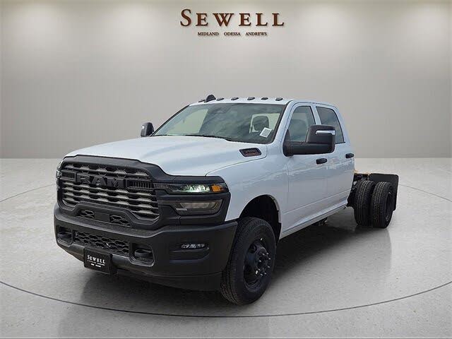 2026 RAM 3500 Chassis Tradesman Crew Cab LB DRW 4WD