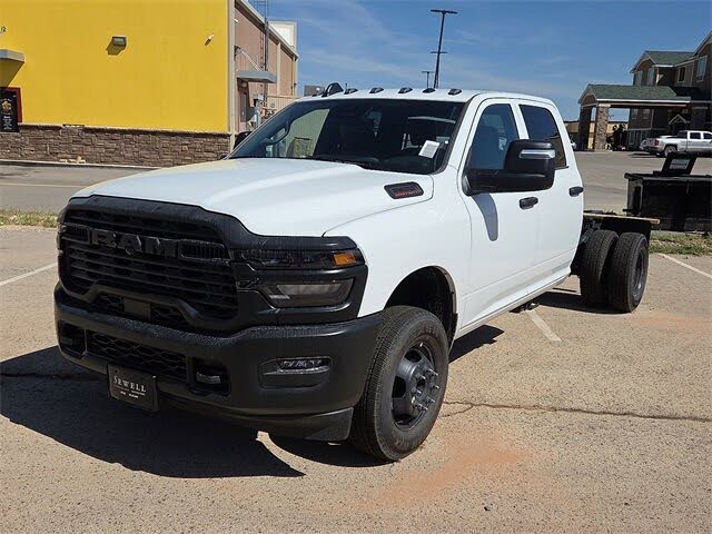 2026 RAM 3500 Chassis Tradesman Crew Cab LB DRW 4WD