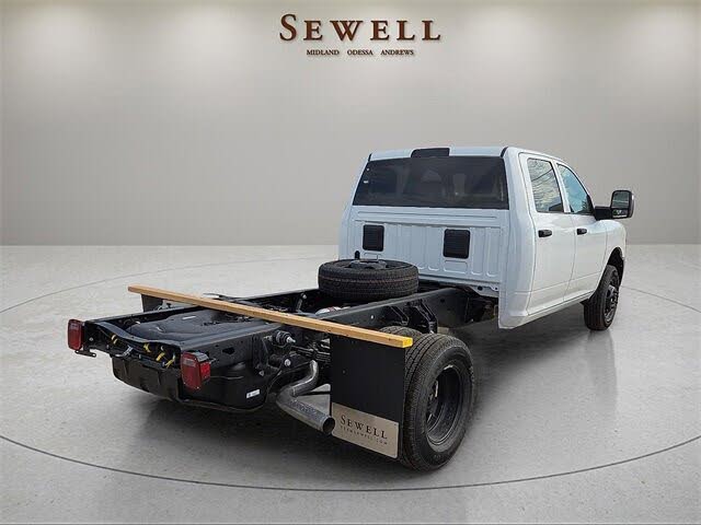 2026 RAM 3500 Chassis Tradesman Crew Cab LB DRW 4WD