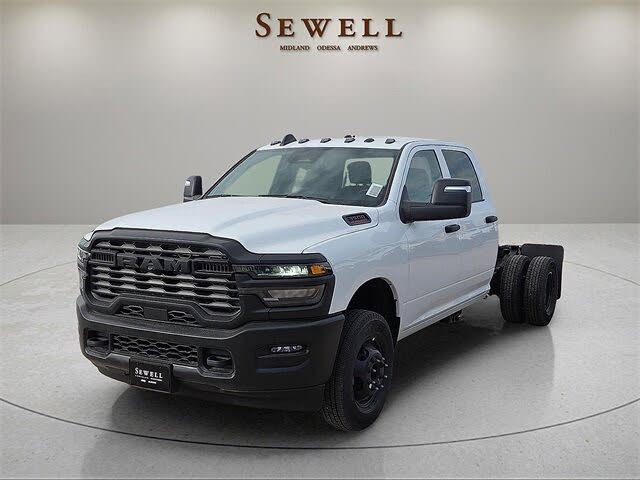 2026 RAM 3500 Chassis Tradesman Crew Cab LB DRW 4WD