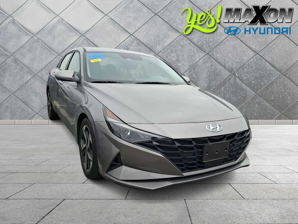 2023 Hyundai Elantra SEL FWD