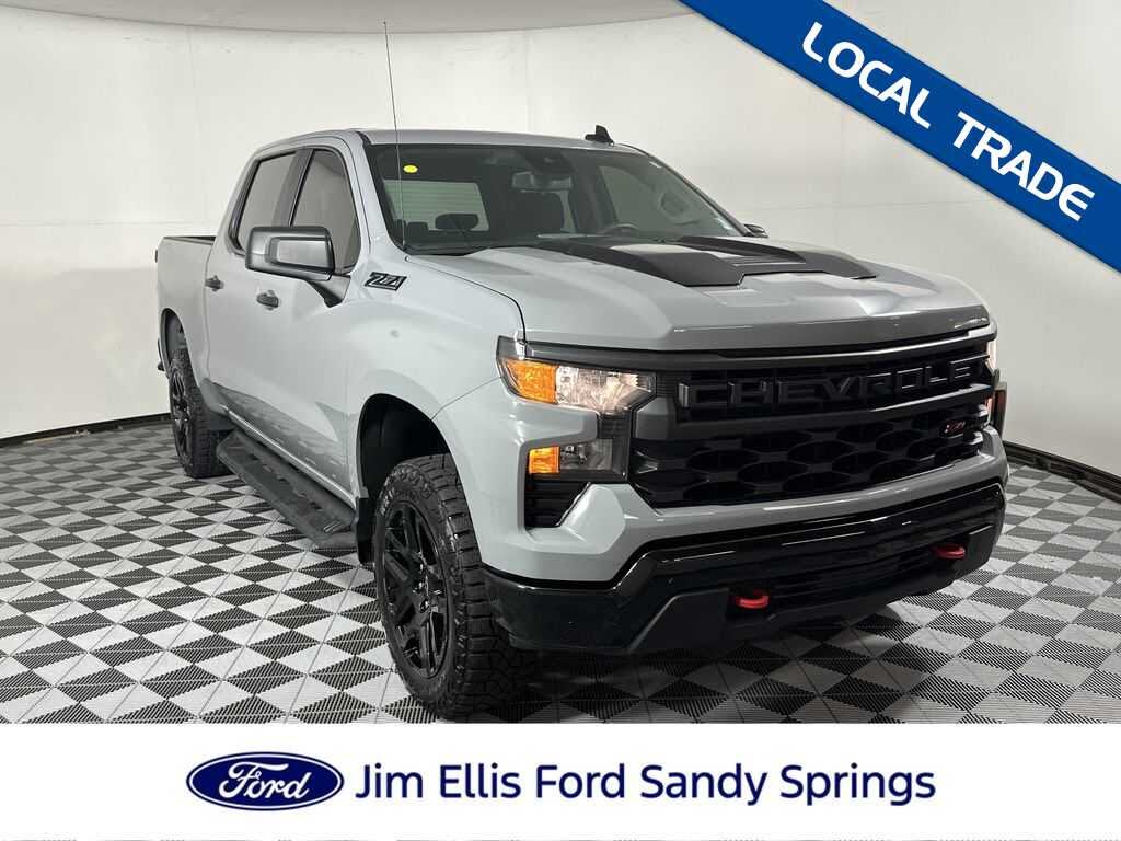 2024 Chevrolet Silverado 1500 Custom Trail Boss Crew Cab 4WD