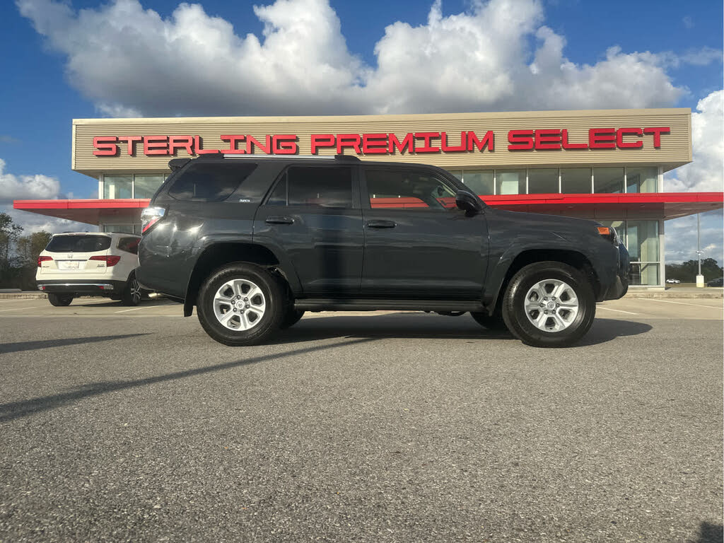 2024 Toyota 4Runner SR5 4WD