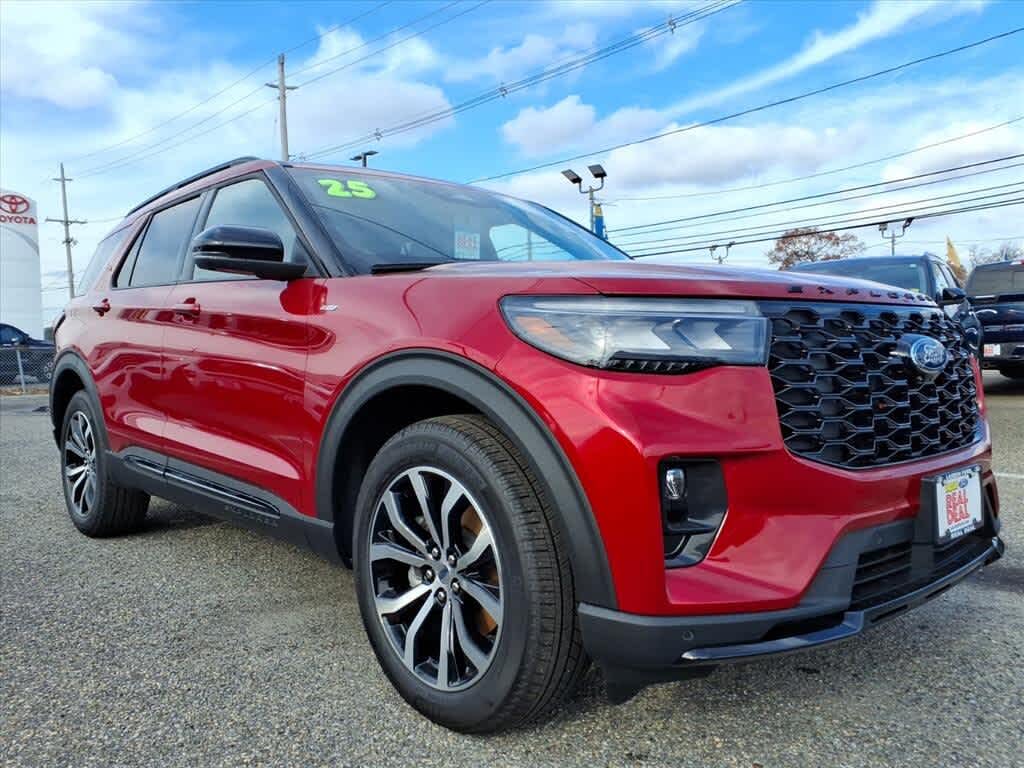 2025 Ford Explorer ST-Line AWD