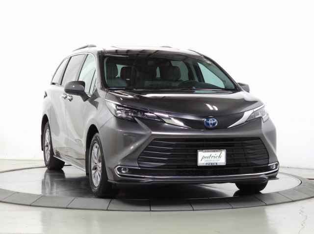 2023 Toyota Sienna XLE 7-Passenger FWD