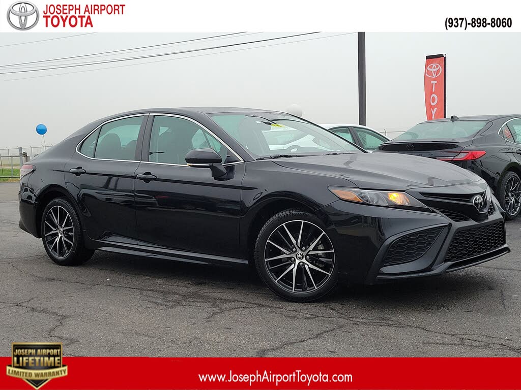 2024 Toyota Camry SE FWD