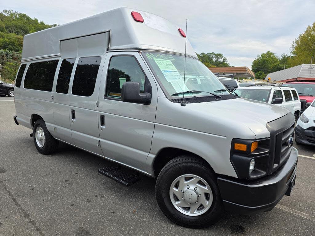 2012 Ford E-Series E-350 XL Super Duty Extended Passenger Van