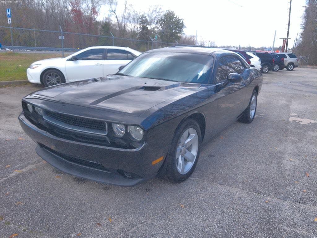 2013 Dodge Challenger SXT RWD