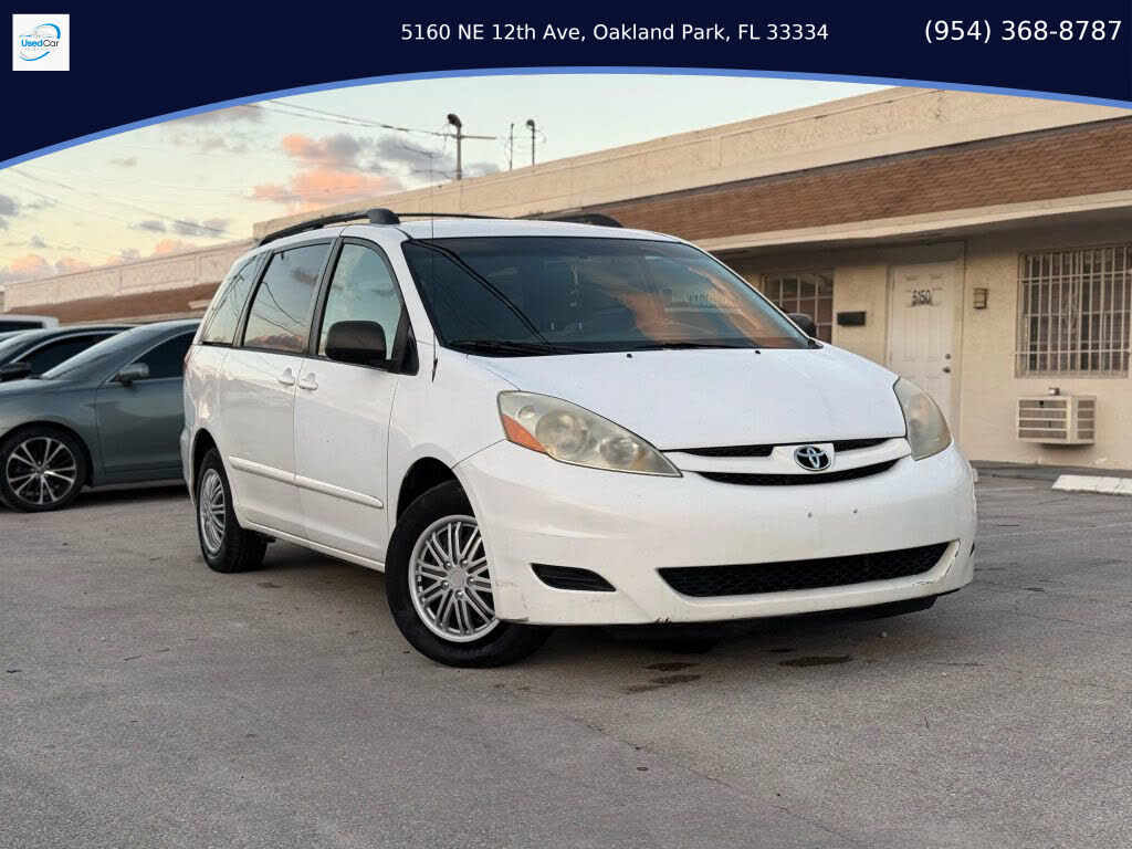 2009 Toyota Sienna LE 8 Passenger