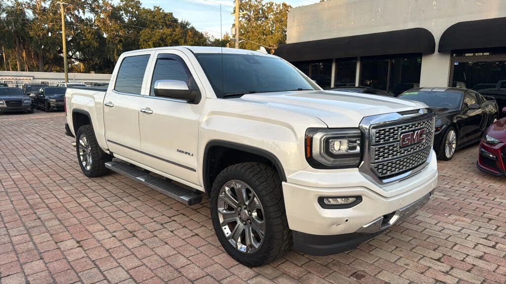 2017 GMC Sierra 1500 Denali Crew Cab 4WD