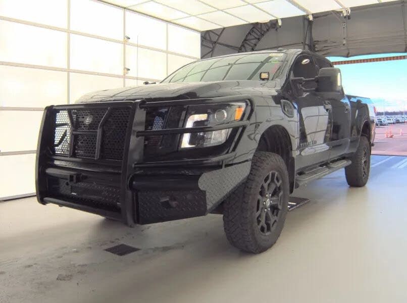 2018 Nissan Titan XD SL Crew Cab 4WD