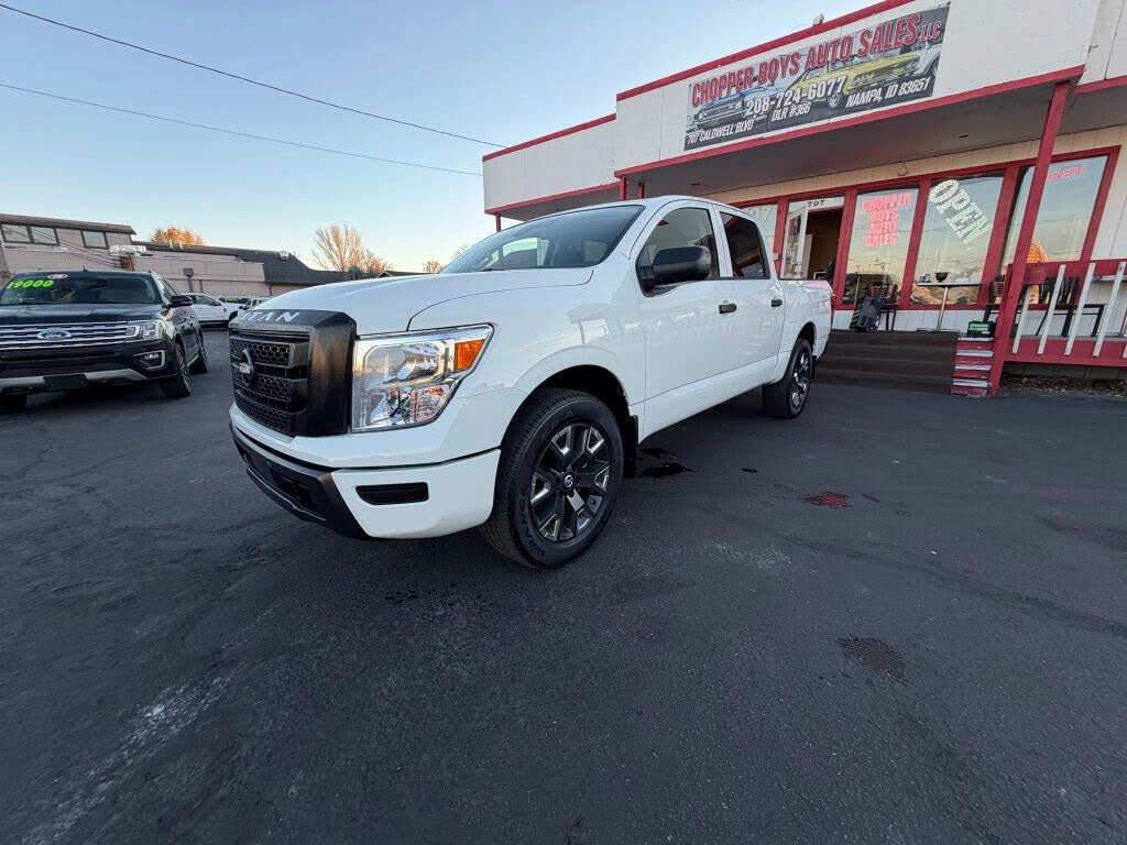 2022 Nissan Titan S Crew Cab 4WD