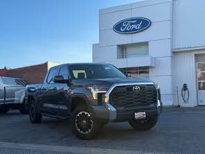 Toyota Tundra SR5 CrewMax Cab LB 4WD