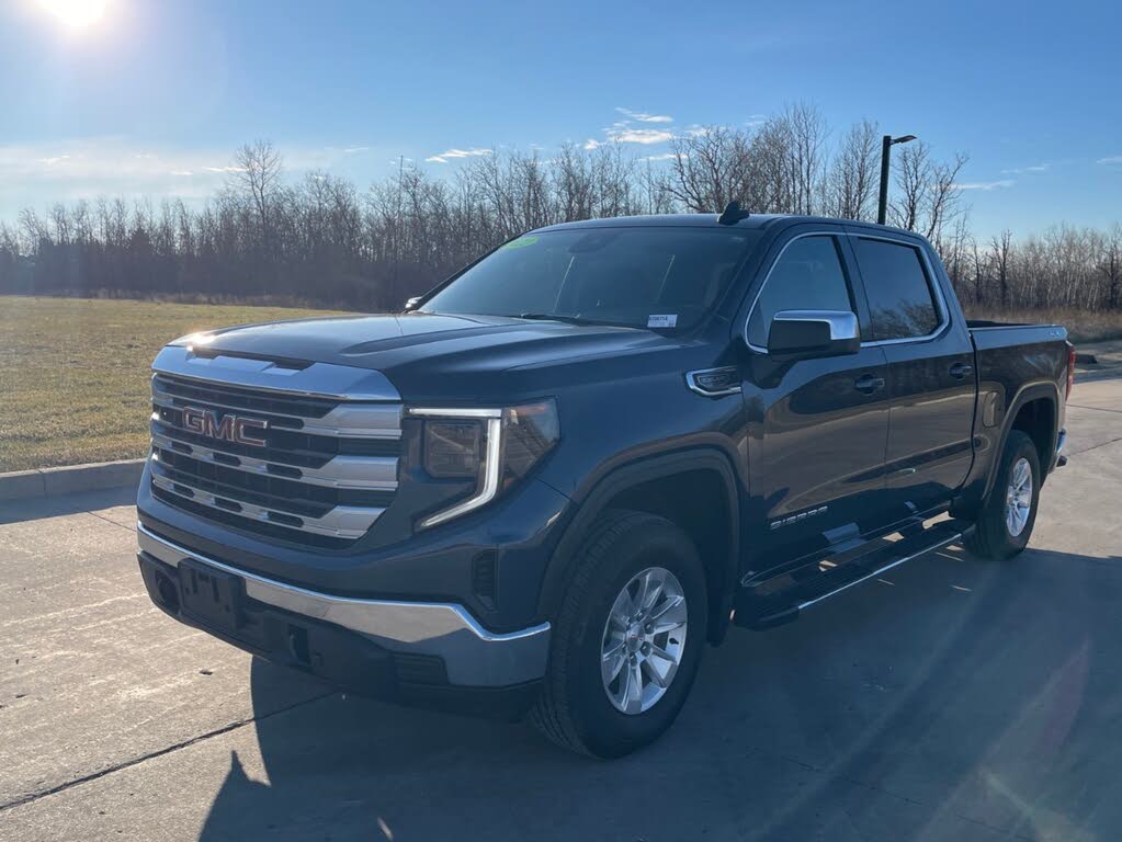 2022 GMC Sierra 1500 SLE Crew Cab 4WD