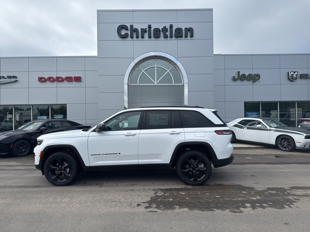 2025 Jeep Grand Cherokee Altitude 4WD