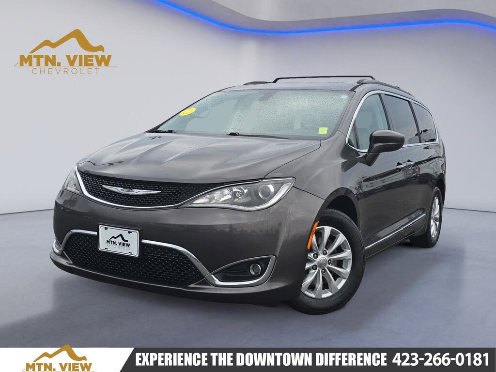 2017 Chrysler Pacifica Touring L FWD