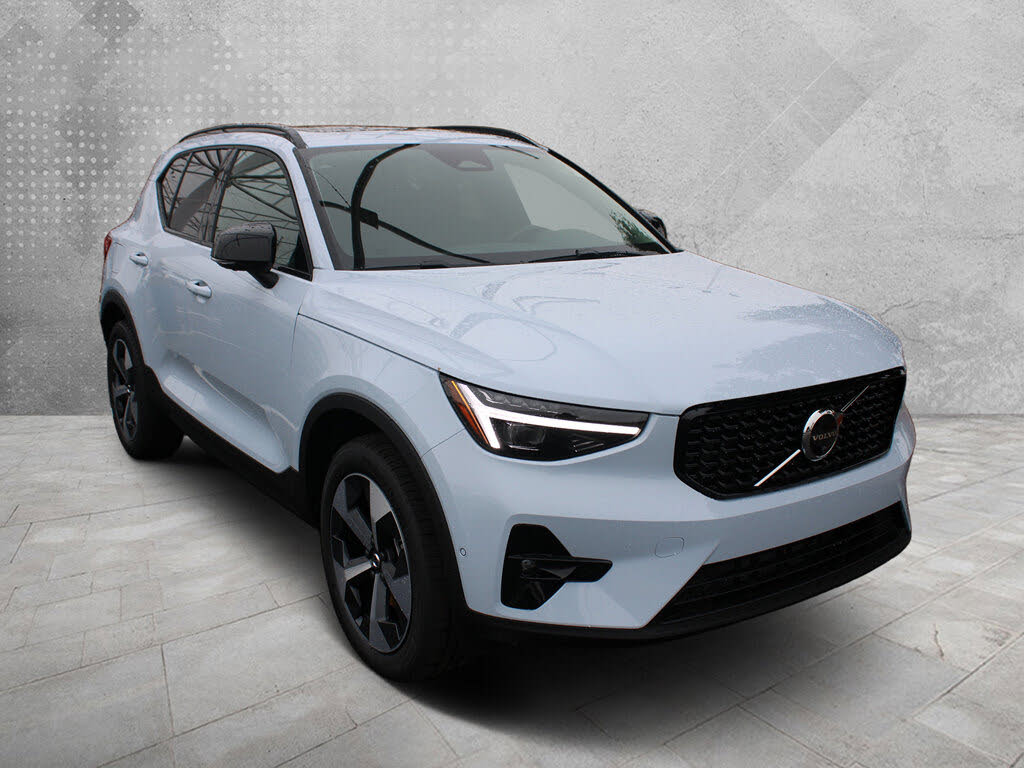 2026 Volvo XC40 B5 Plus AWD