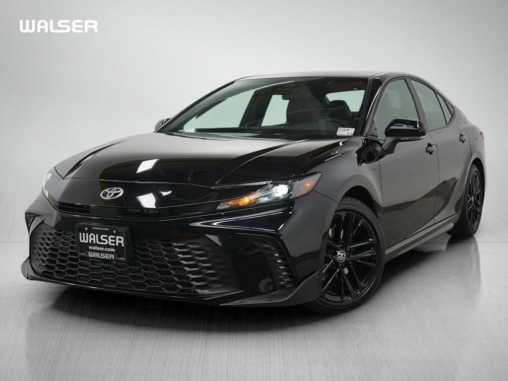 2025 Toyota Camry SE FWD