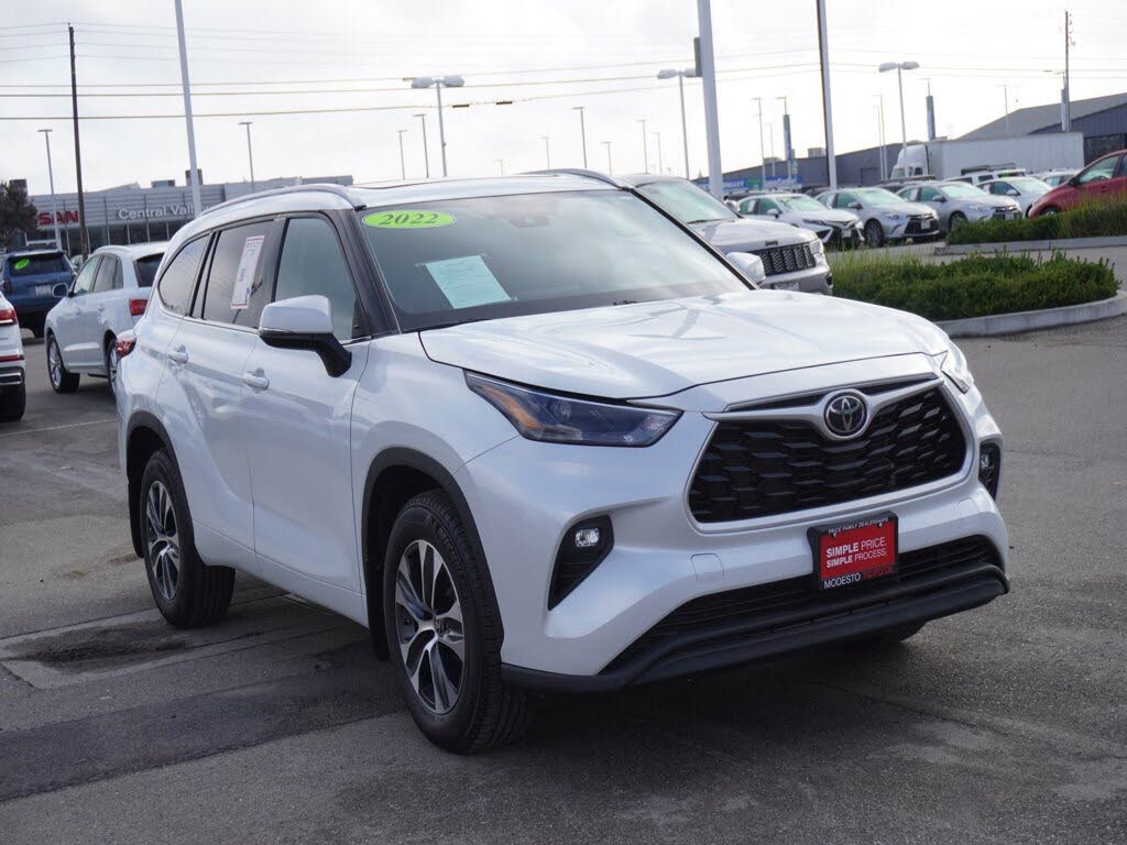 2022 Toyota Highlander XLE AWD
