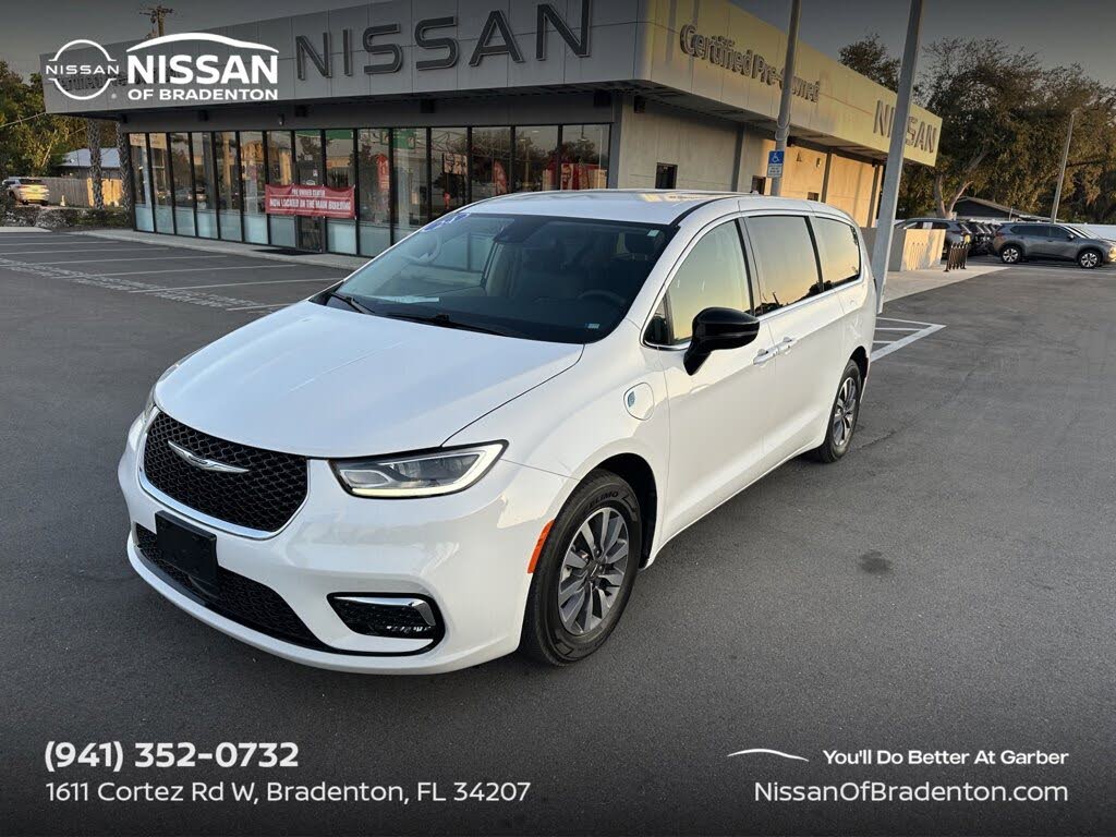 2024 Chrysler Pacifica Hybrid Select FWD