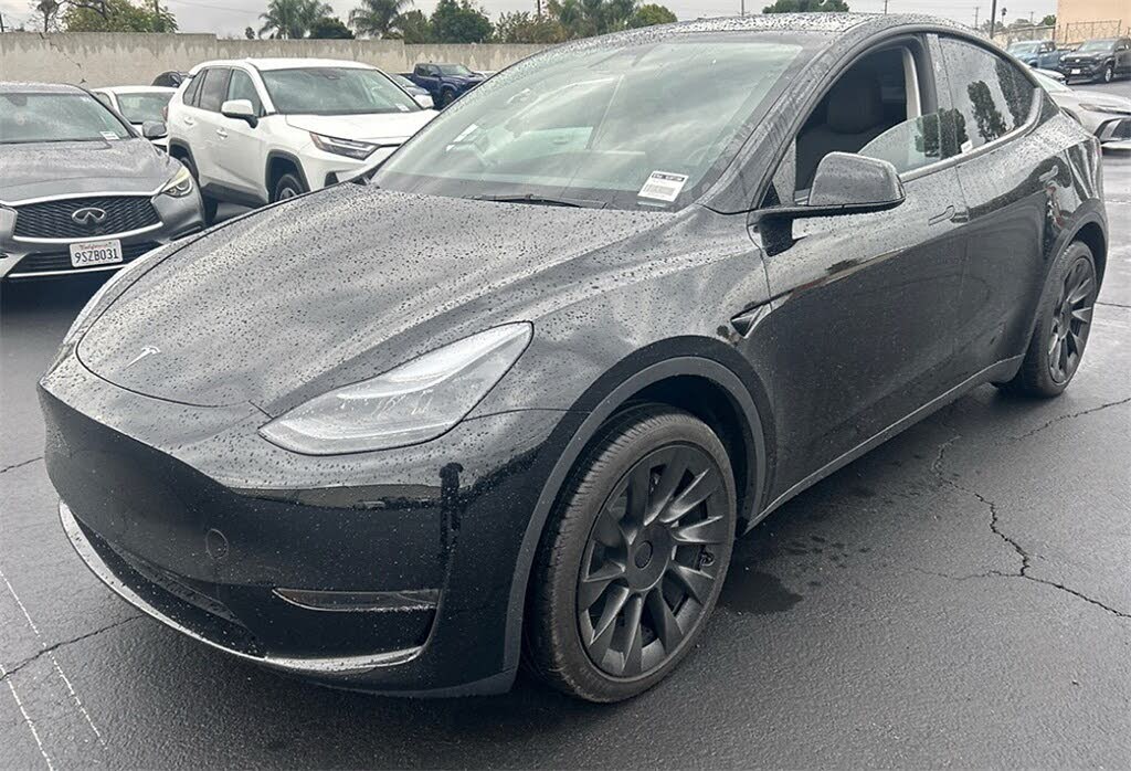 2025 Tesla Model Y Long Range RWD