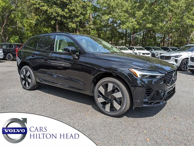 2025 Volvo XC60 Recharge T8 Plus Dark Theme eAWD