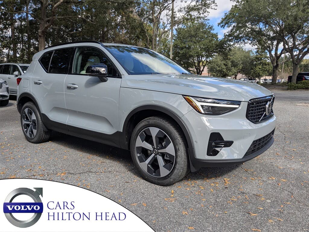 2026 Volvo XC40 B5 Plus AWD
