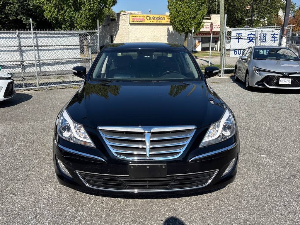 2012 Hyundai Genesis 3.8 Premium RWD