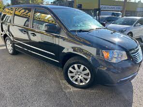 Chrysler Town & Country Touring-L FWD