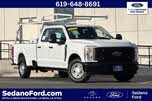 Ford F-350 Super Duty XL Crew Cab RWD