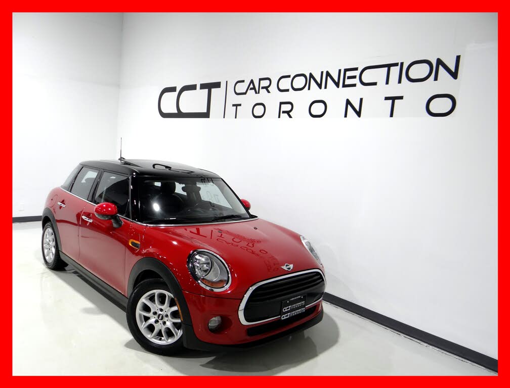 2017 MINI Cooper 4-Door Hatchback FWD